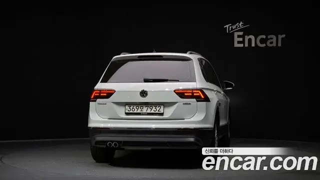 Volkswagen Tiguan 2020 — ფოტო 9/20