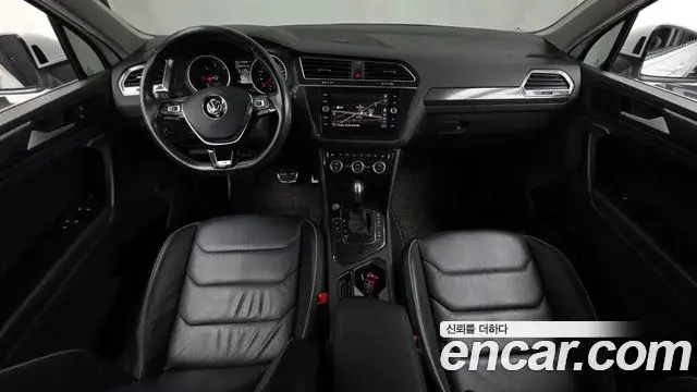 Volkswagen Tiguan 2020 — ფოტო 11/20