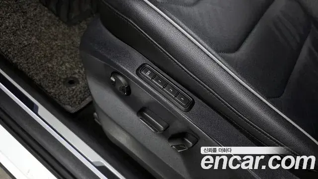 Volkswagen Tiguan 2020 — ფოტო 14/20