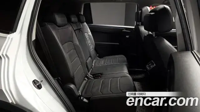 Volkswagen Tiguan Allspace 2024 — Фото 12/20