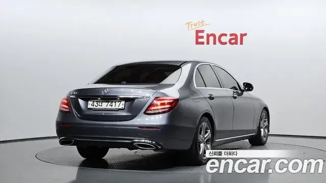 Mercedes-Benz E-Class 2018 — ფოტო 30/30