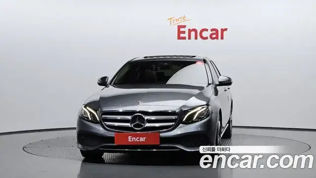 Mercedes-Benz E-Class 2018 — ფოტო 28/30