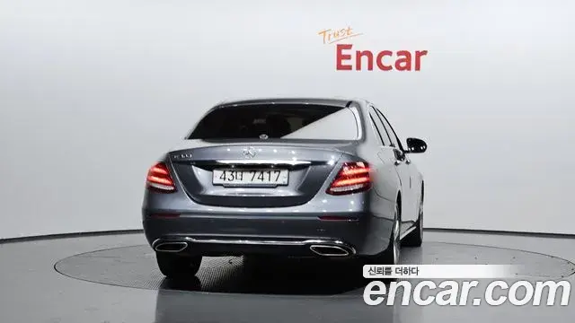Mercedes-Benz E-Class 2018 — ფოტო 3/30