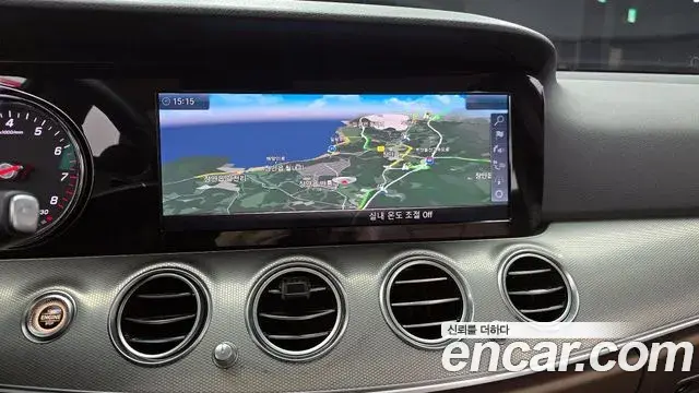 Mercedes-Benz E-Class 2018 — ფოტო 17/30