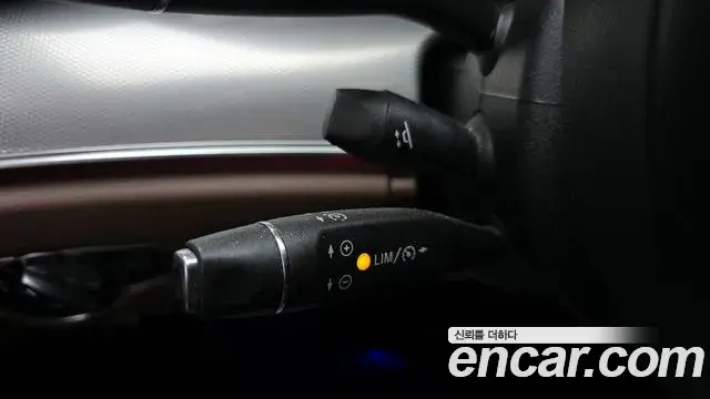 Mercedes-Benz E-Class 2018 — ფოტო 19/30