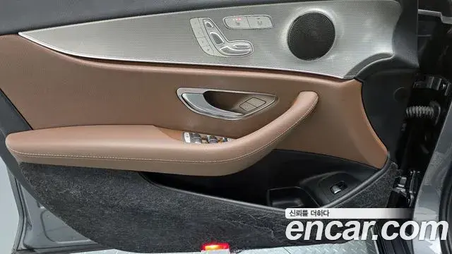 Mercedes-Benz E-Class 2018 — ფოტო 6/30