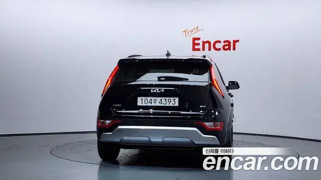 Kia Niro 2022 — Photo 24/33