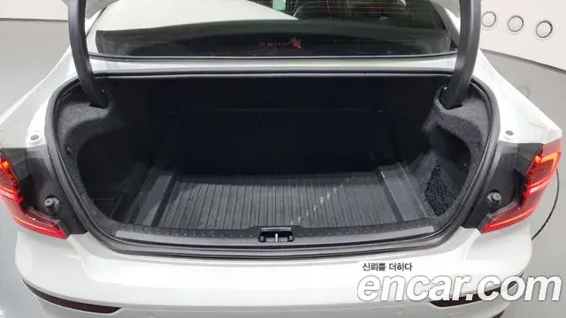 Volvo S60 2020 — ფოტო 4/36
