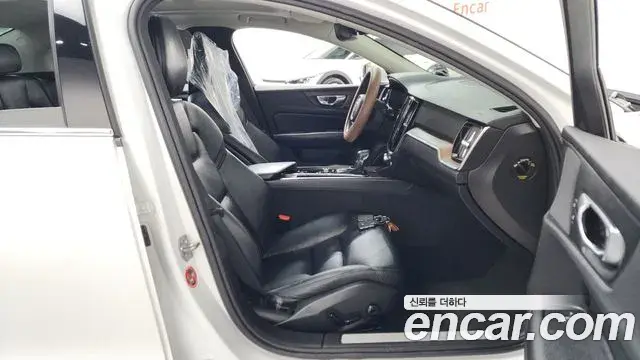Volvo S60 2020 — ფოტო 20/36