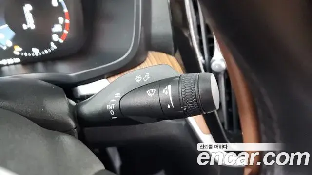 Volvo S60 2020 — ფოტო 29/36