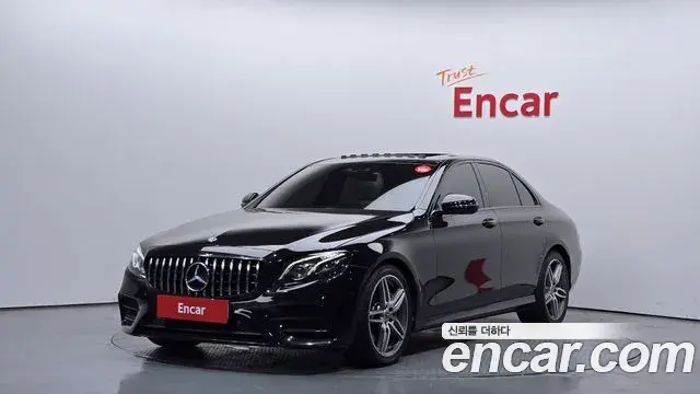 Mercedes-Benz E-Class 2018 — Photo 8/20