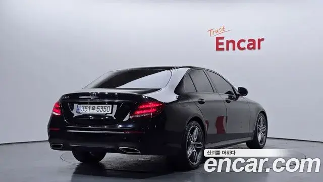 Mercedes-Benz E-Class 2018 — Photo 2/20