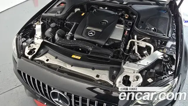 Mercedes-Benz E-Class 2018 — Photo 11/20