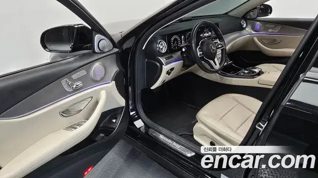 Mercedes-Benz E-Class 2018 — Photo 5/20
