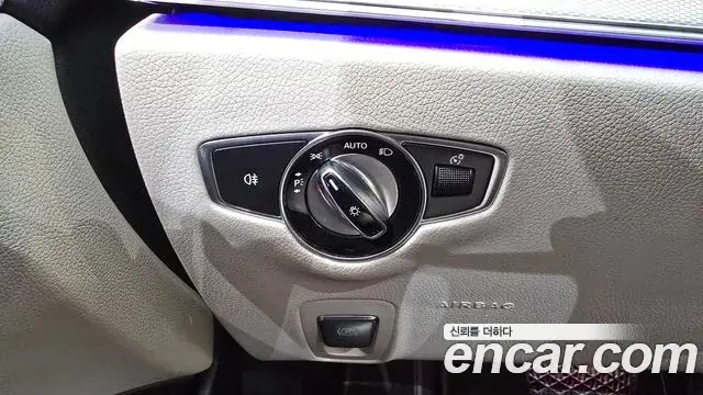 Mercedes-Benz E-Class 2018 — Photo 3/20