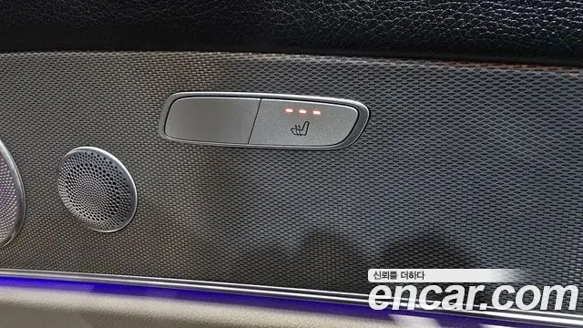 Mercedes-Benz E-Class 2018 — Photo 19/20