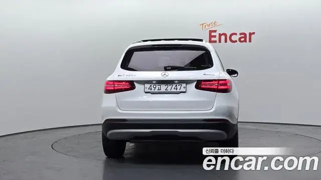 Mercedes-Benz GLC-Class 2018 — Photo 26/36