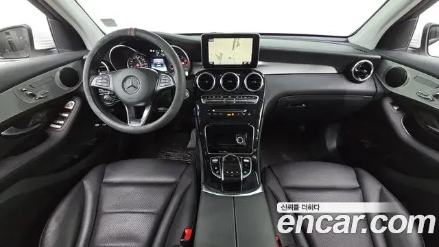 Mercedes-Benz GLC-Class 2018 — Photo 36/36