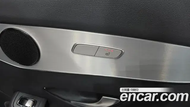 Mercedes-Benz GLC-Class 2018 — Photo 8/36