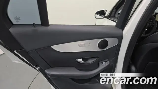 Mercedes-Benz GLC-Class 2018 — Photo 18/36