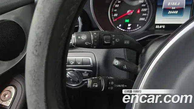 Mercedes-Benz GLC-Class 2018 — Photo 32/36