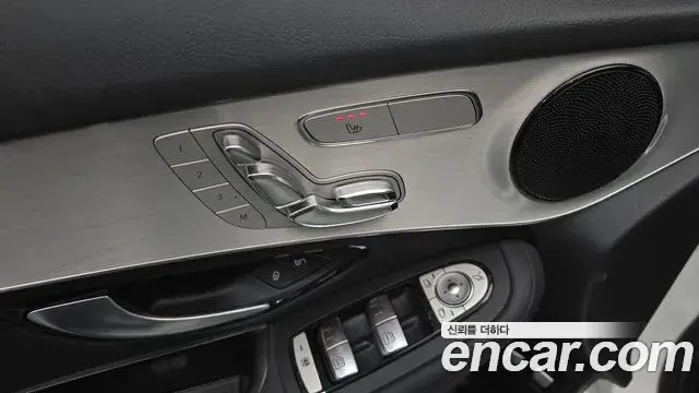 Mercedes-Benz GLC-Class 2018 — Photo 28/36