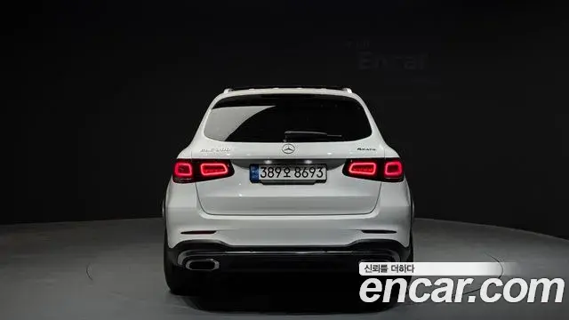Mercedes-Benz GLC-Class 2021 — Photo 12/32