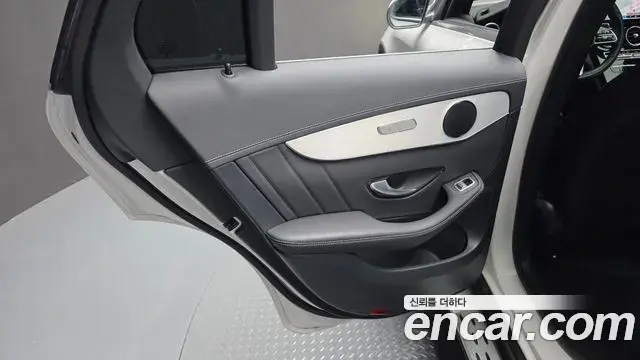 Mercedes-Benz GLC-Class 2021 — Photo 24/32