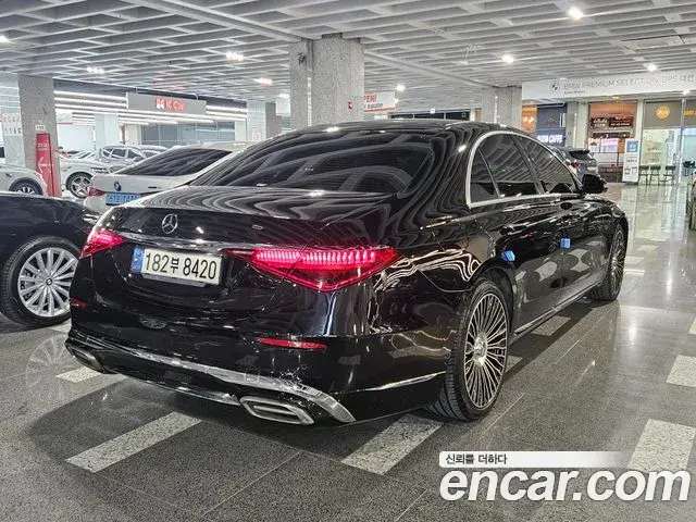 Mercedes-Benz S-Class 2022 — Photo 14/20