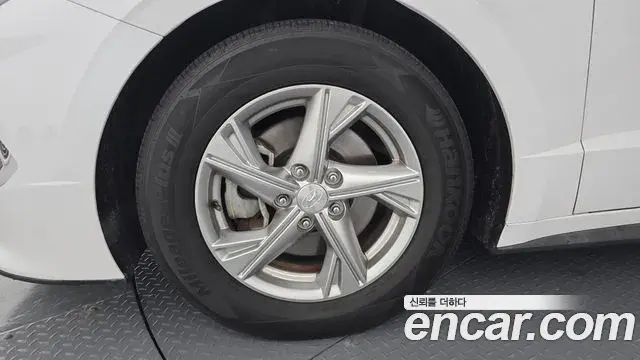Hyundai Sonata Hybrid 2021 — Photo 17/20