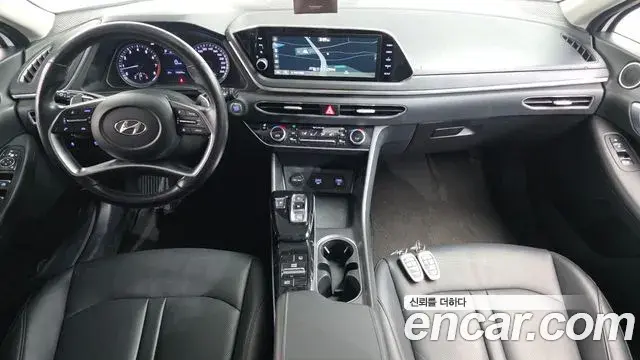 Hyundai Sonata Hybrid 2021 — Photo 14/20