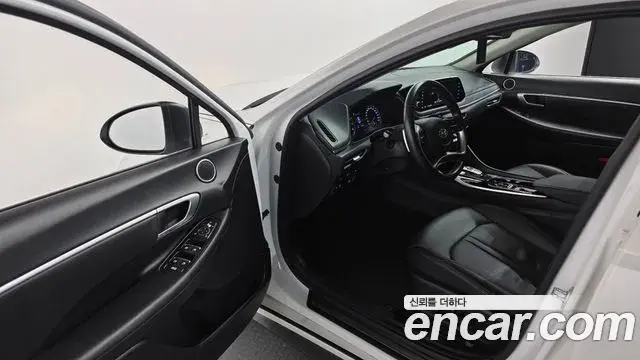 Hyundai Sonata Hybrid 2021 — Photo 6/20