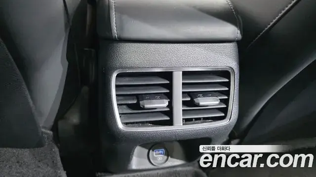 Hyundai Sonata Hybrid 2021 — Photo 8/20
