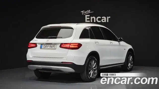Mercedes-Benz GLC-Class 2018 — Photo 16/20