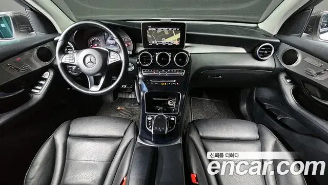 Mercedes-Benz GLC-Class 2018 — Photo 9/20