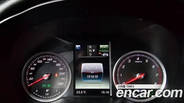 Mercedes-Benz GLC-Class 2018 — Photo 17/20
