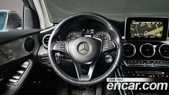Mercedes-Benz GLC-Class 2018 — Photo 6/20