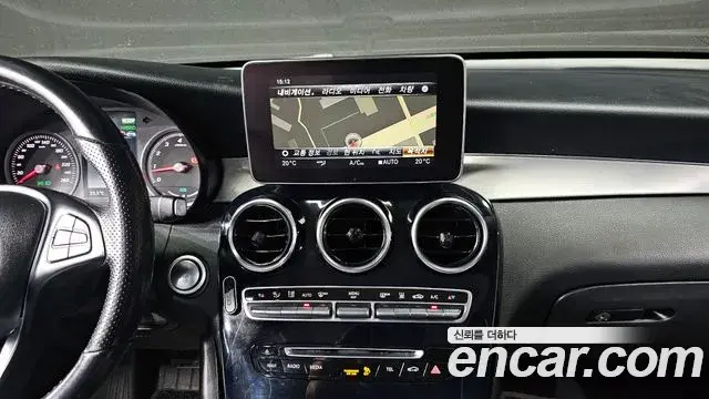 Mercedes-Benz GLC-Class 2018 — Photo 12/20