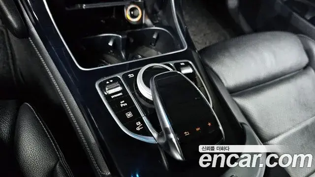 Mercedes-Benz GLC-Class 2018 — Photo 18/20