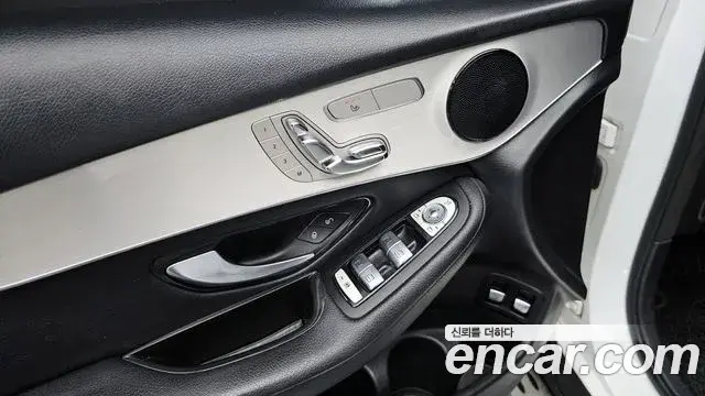 Mercedes-Benz GLC-Class 2018 — Photo 19/20