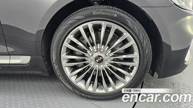 Kia The K9 2018 — ფოტო 7/20