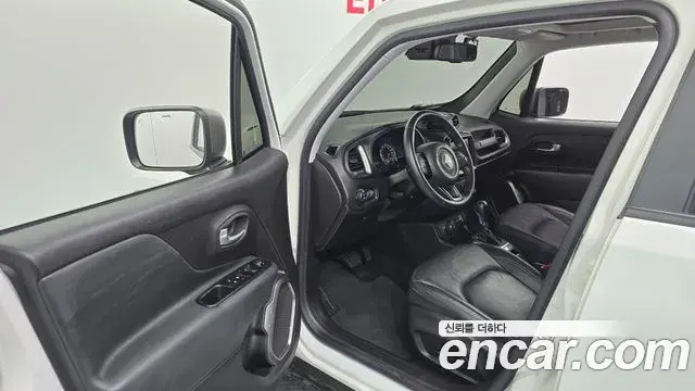 Jeep Renegade 2019 — ფოტო 35/35