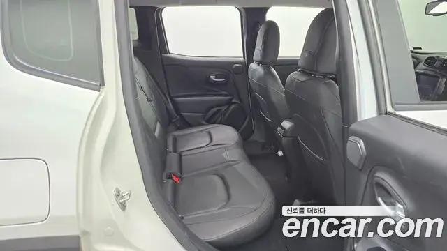 Jeep Renegade 2019 — ფოტო 26/35