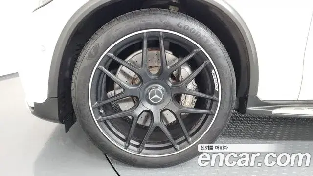 Mercedes-Benz GLC-Class 2019 — ფოტო 16/20
