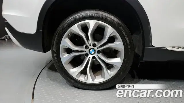BMW X6 2018 — Şəkil 22/34