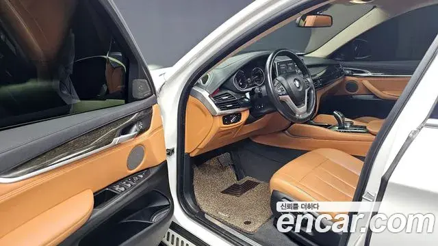 BMW X6 2018 — Şəkil 27/34