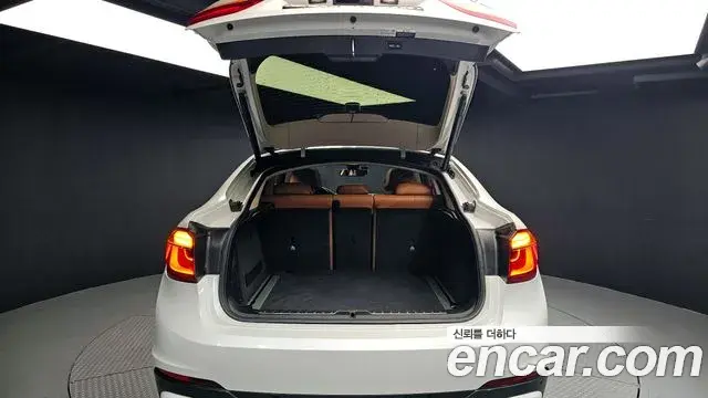 BMW X6 2018 — Şəkil 34/34