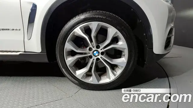 BMW X6 2018 — Şəkil 24/34