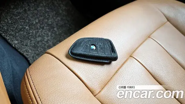 BMW X6 2018 — Şəkil 33/34