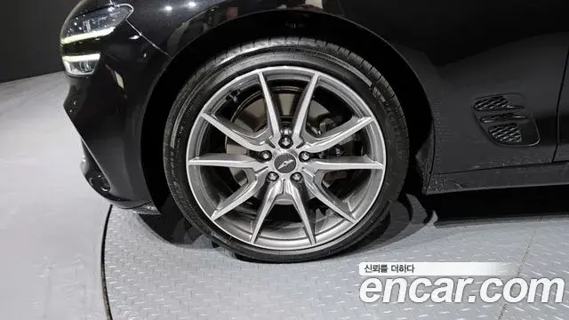 Genesis G70 2021 — Photo 1/20